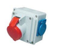 1 Adet IP44 5x16A CEE Ön+2 Adet 1x16A Yan Sigortasız Kombinasyon Kutusu(113x113x73mm) IP44